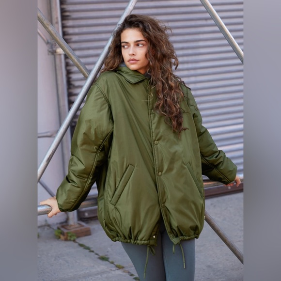 Aritzia Jackets & Blazers - Aritzia Tna Ripstop Coaches Jacket - Fatigue Green - Size 3